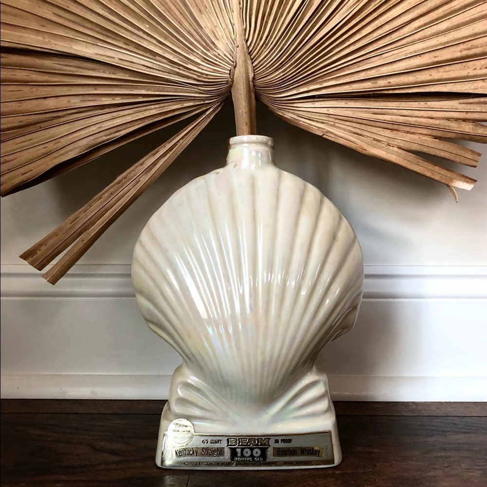 {1968} Jim Beam FL Seashell Decantur: Pearlescent